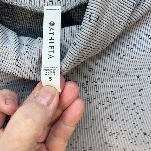 Athleta Black Gray Flurry Blizzard Gradient Thumbhole Turtleneck Shirt Small - Picture 3 of 5